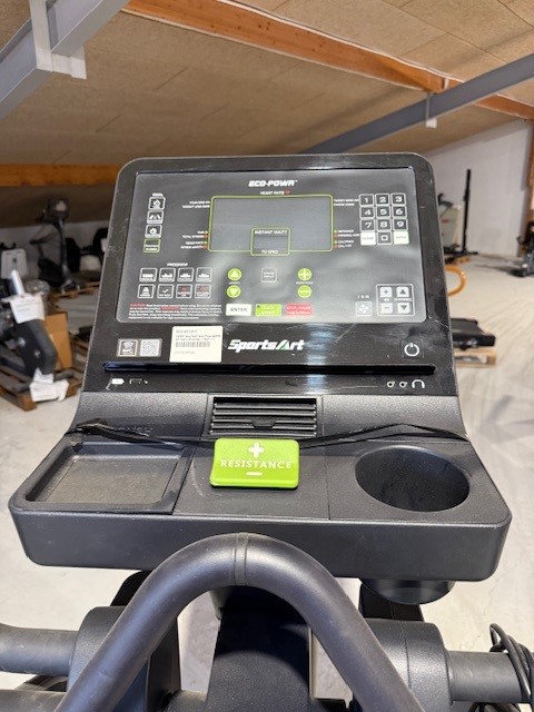 Demo - SportsArt ECO-POWR G876 SA Well+ Elliptical